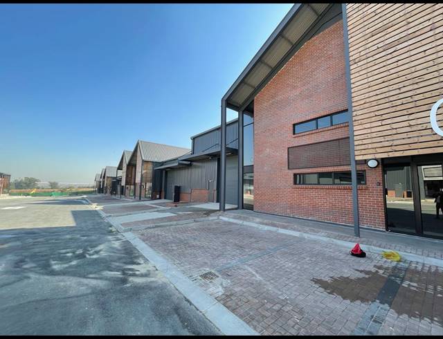 877M² WAREHOUSE TO LET IN RIVERSANDS